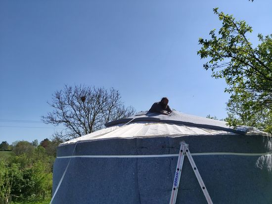 yurt bouwen aanbrengen isolatie